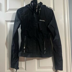 Bench Jacket with zipable hood
